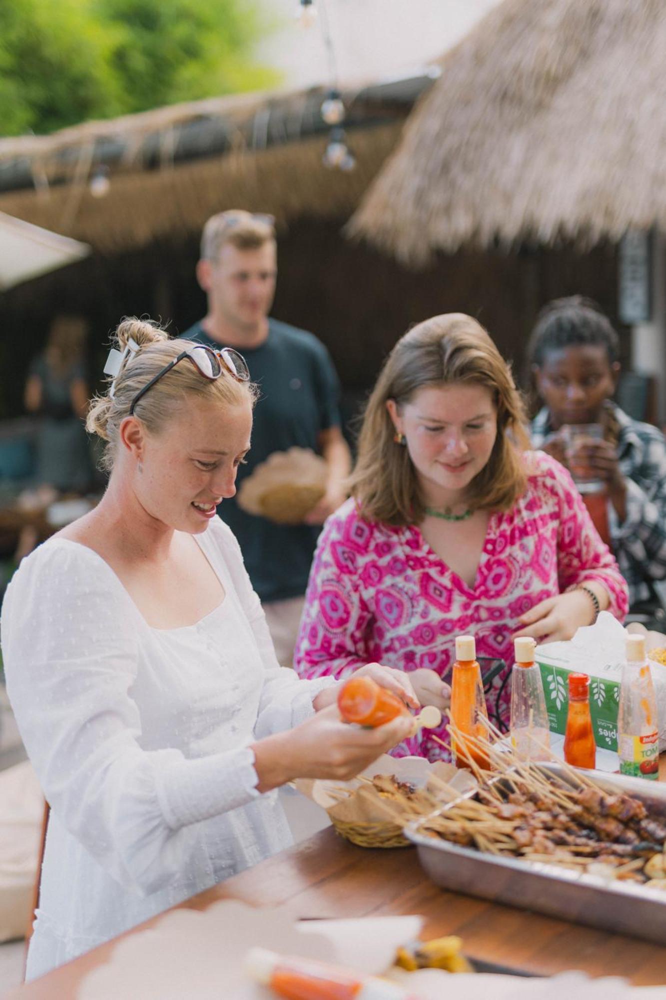 What The Duck Backpackers Canggu Eksteriør bilde