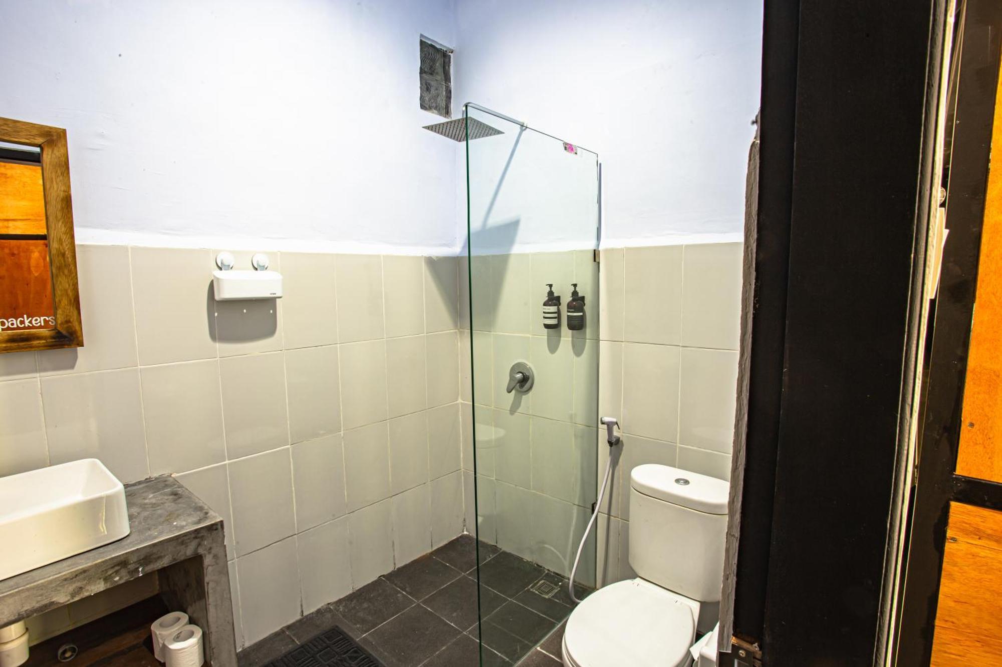 What The Duck Backpackers Canggu Eksteriør bilde