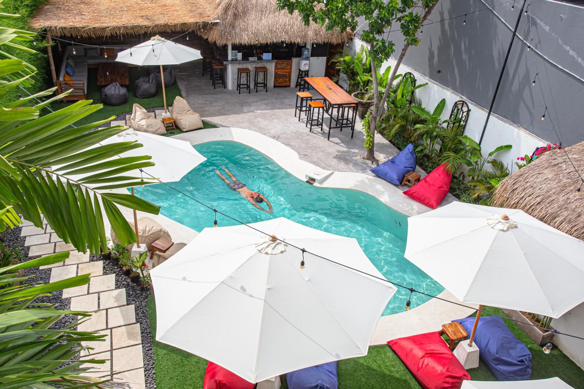 What The Duck Backpackers Canggu Eksteriør bilde