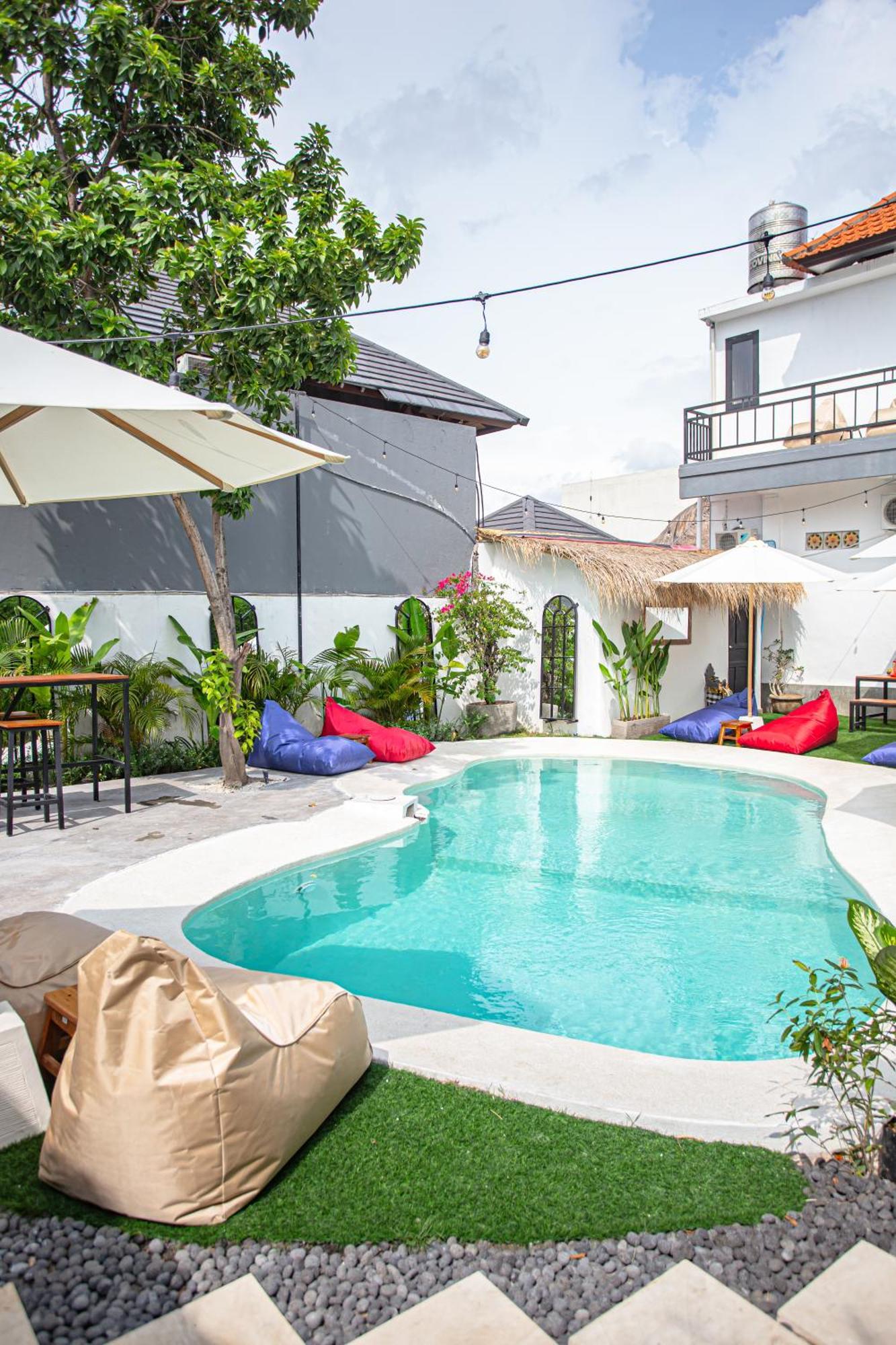 What The Duck Backpackers Canggu Eksteriør bilde